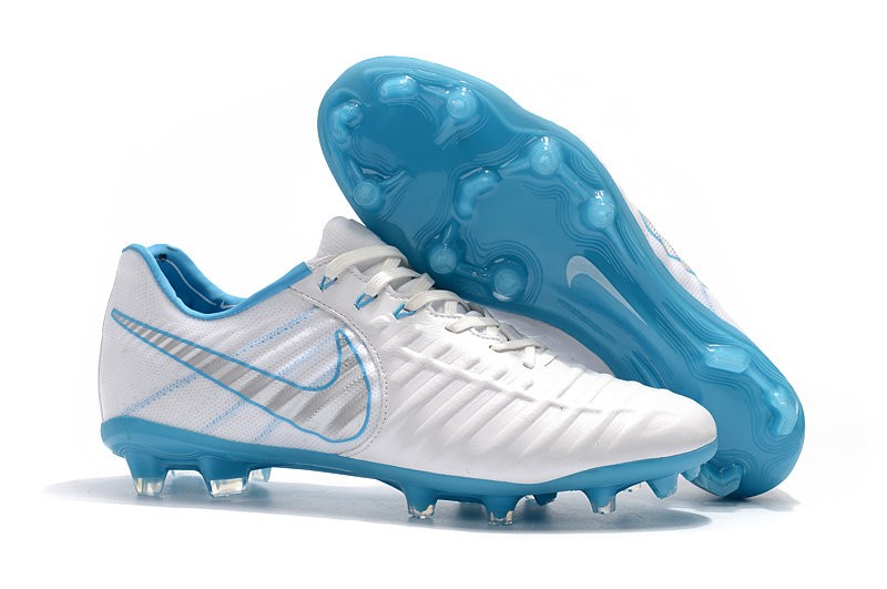 blue and white tiempos